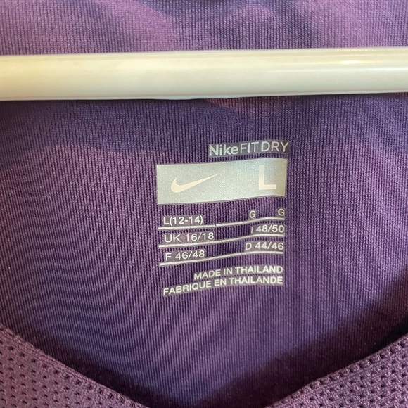 ⭐️Nike Women's Vivid Purple Muscle Tee - Picture 2 of 3